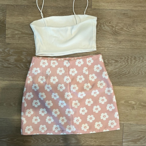 White Cropped Tank and Pink High-waisted Skirt. - Picture 2 of 3